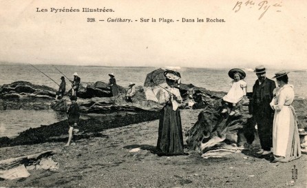 Les Pyrénées illustrées - 328 - Guéthary "sur la plage" - dans les roches